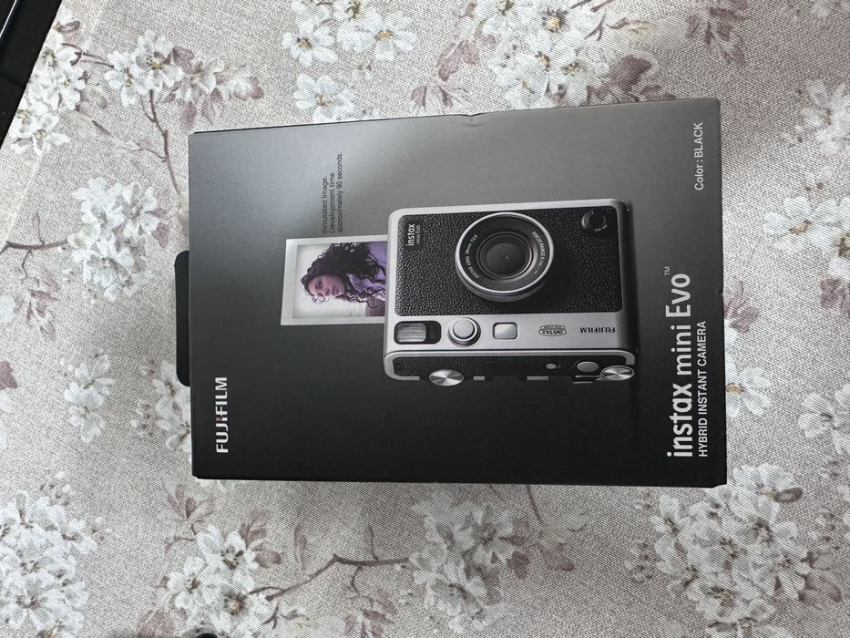 Câmera / máquina   fotografica  Instax mini evo