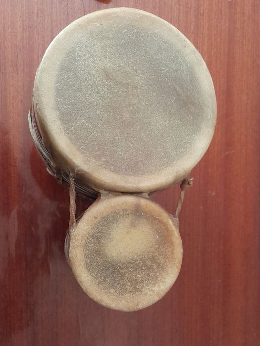 Djambe- 2 tambores de cerâmica e pele