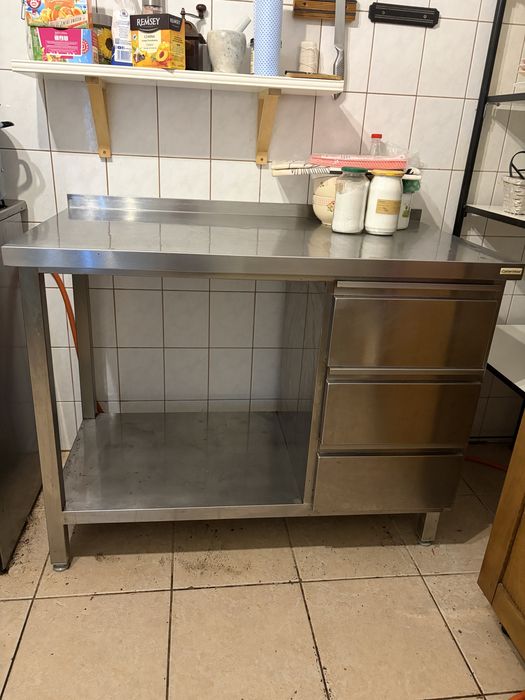 Meble gastronomiczne ze stali nierdzewnej – zlew + stoły – komplet
