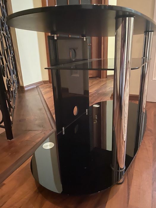 Стіл під телевізор