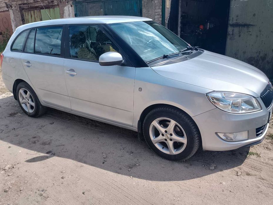 Продам авто Skoda Fabia MK2