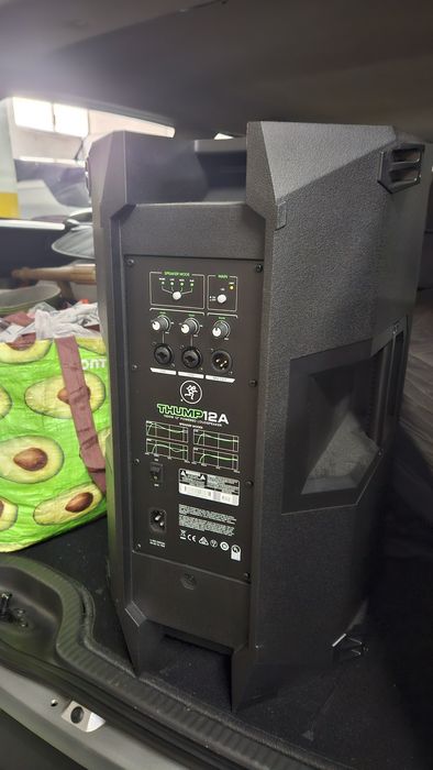 coluna makie thump 12A 1300w