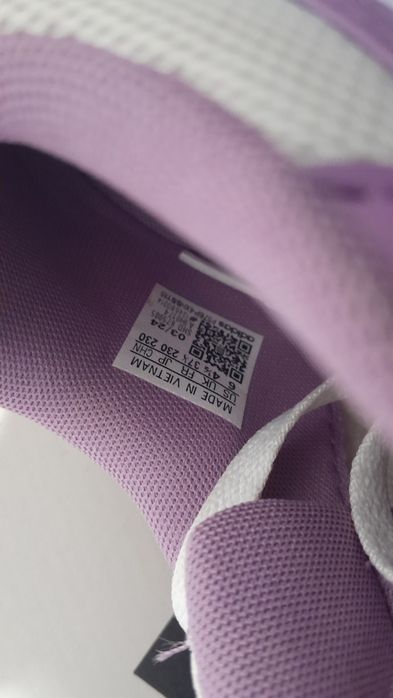 Кросівки жіночі  Adidas