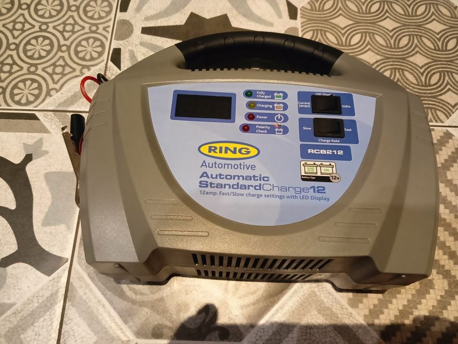 Prostownik firmy RING RCB212