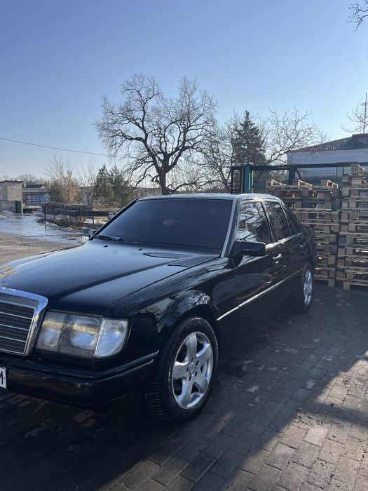 Продам Мереседес W124