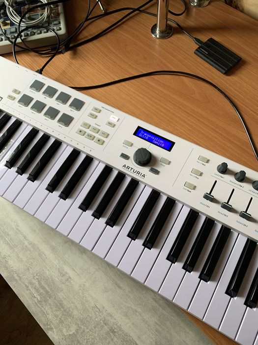 Midi клавіатура Arturia Keylab Essential 49