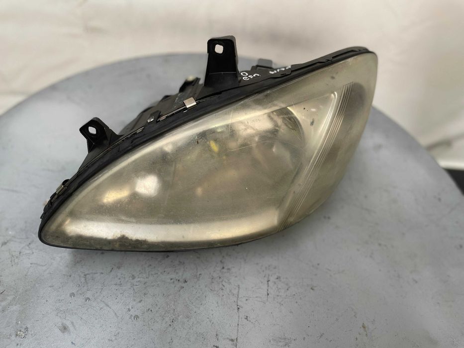 Farol dianteiro esquerdo Mercedes Vito W639 ( 2005)
