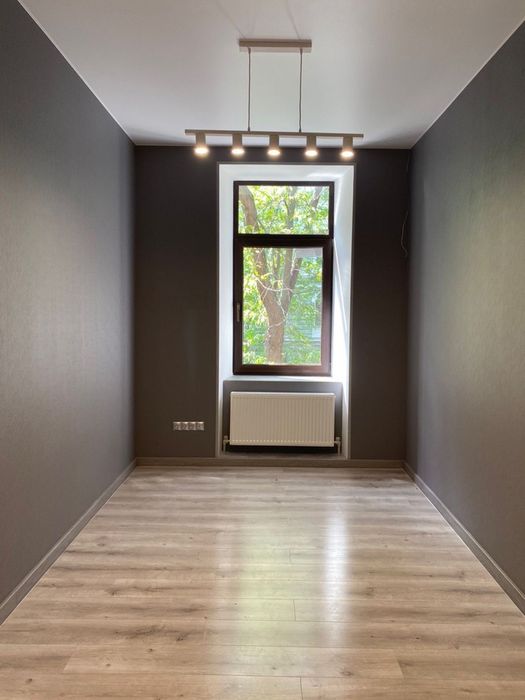 Сдам офис в центре города с генератором , ул Софиевская 15