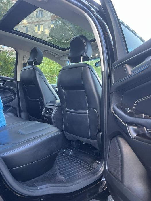 Ford Edge Titanium