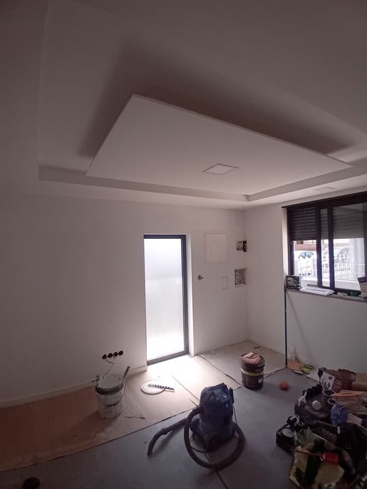 Especialista em pladur , ceramica e pintura
