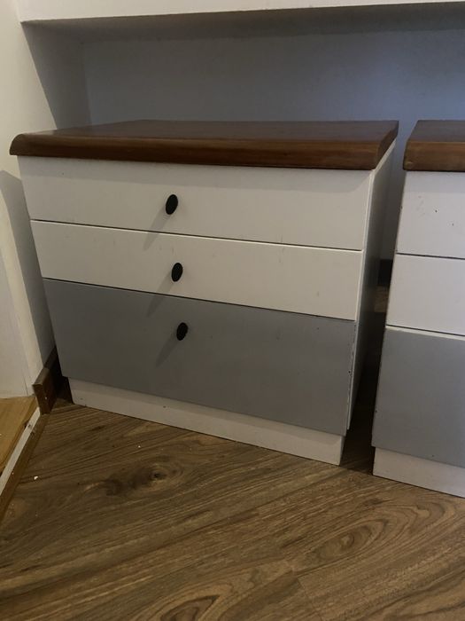 Conjunto de 2 mesas de cabeceira