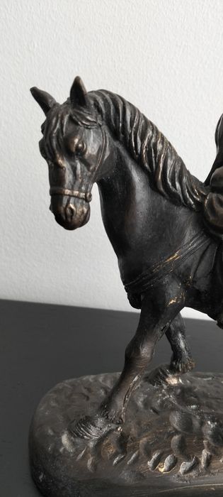 Escultura em bronze