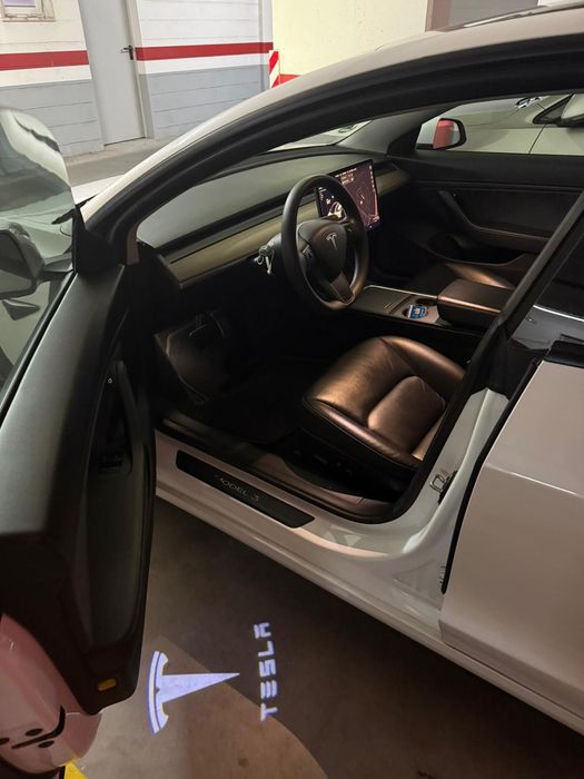 Tesla Model 3 AWD Long Range