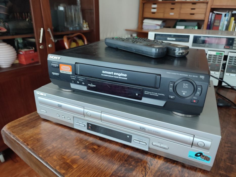 Video VHS e  video combo VHS -DVD
