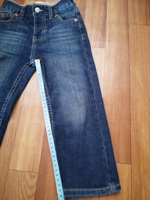 Продам детские джинсы