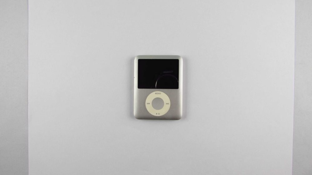 APPLE - iPod Nano 4gb MA978  A1236 3 generacja jasny szary