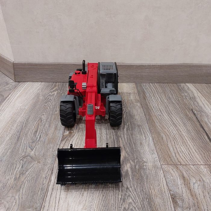 Bruder трактор гарної якості