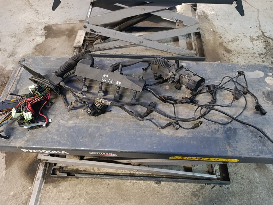 BMW E38 wiązka silnika m62b44 nv automat