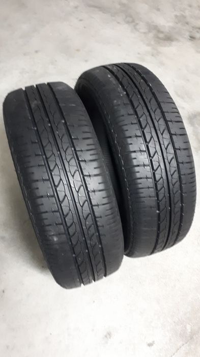 Dois pneus novos 185/55R15 82T Bridgestone, Renault Clio2, Opel CorsaC