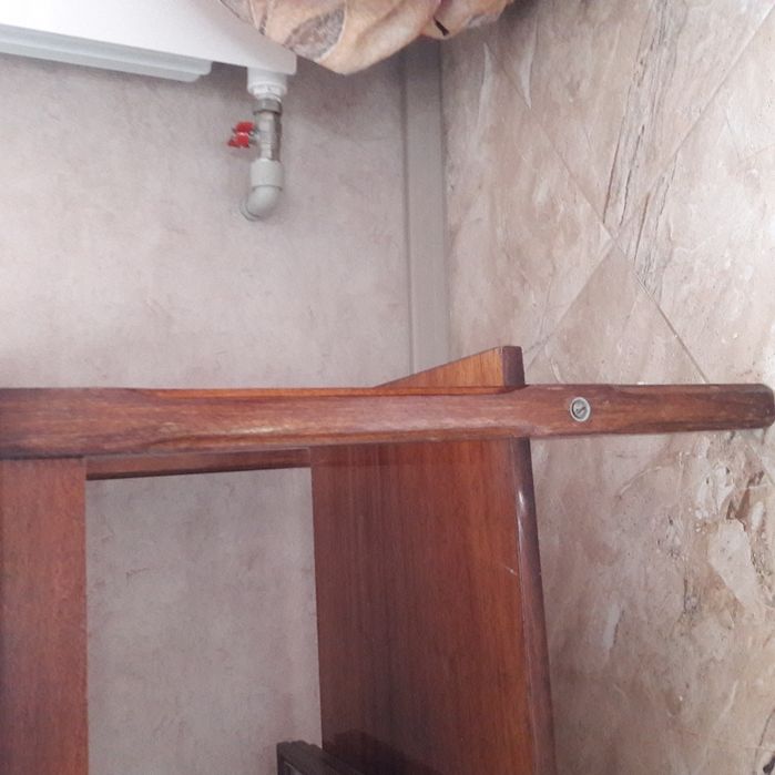 Продам журнальный столик.