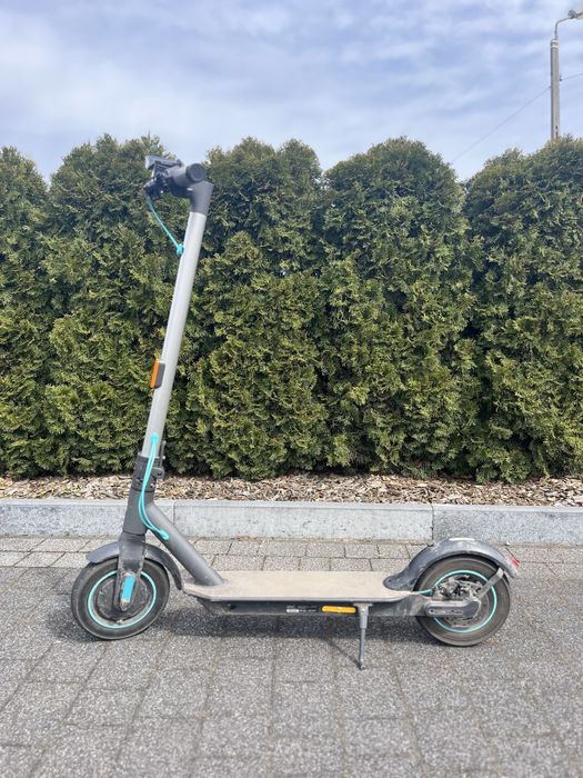 Hulajnoga elektryczna Motus Scooty 10 Lite – stan bardzo dobry