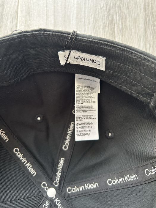 Nowa czapka z daszkiem Calvin Klein