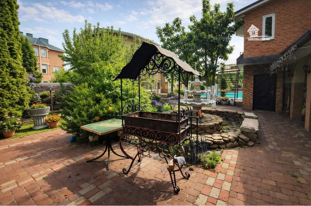 Посуточно. Баня, купель, беседка, бильярд, генератор. До 25 человек.