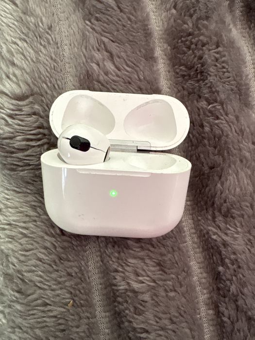 AirPods 3 (Original) — Кейс та лівий навушник (можна окремо)