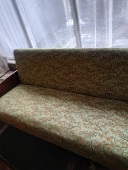 Продаю б/у Диван