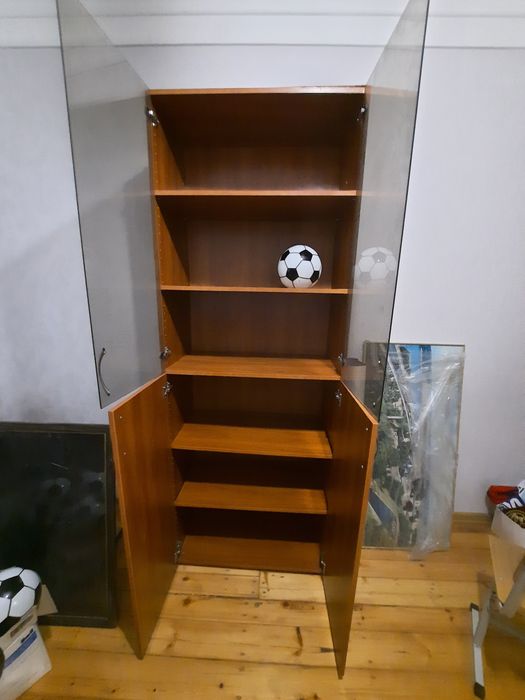 Вместительный офисный шкаф для документов