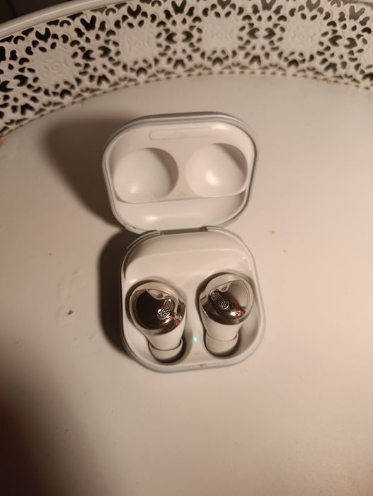 Fones bluetooth.