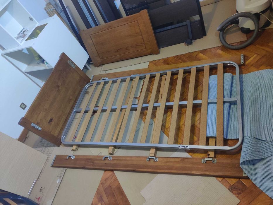 Conjunto Camas 188cmx88cm + Mesa cabeceira Pinho Mel + colchões