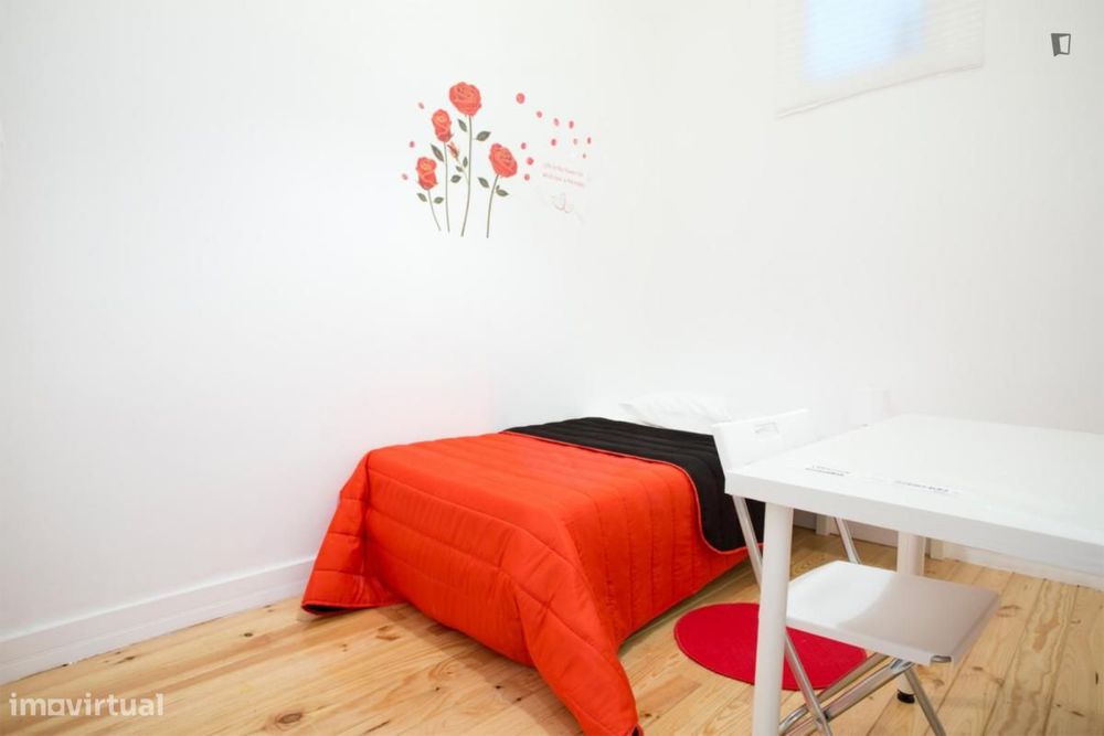 Quarto - localizado em Saldanha Lisbon