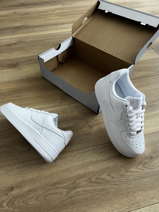 Nowe buty Nike Air Force 1,07 Białe - rozmiar 38 Uniseks