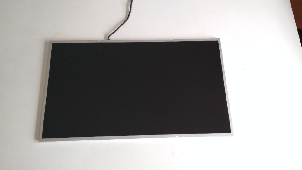 15.6" Portable LCD Screen_bright64286326320642121