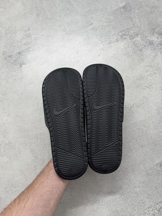 Тапки Nike Swoosh