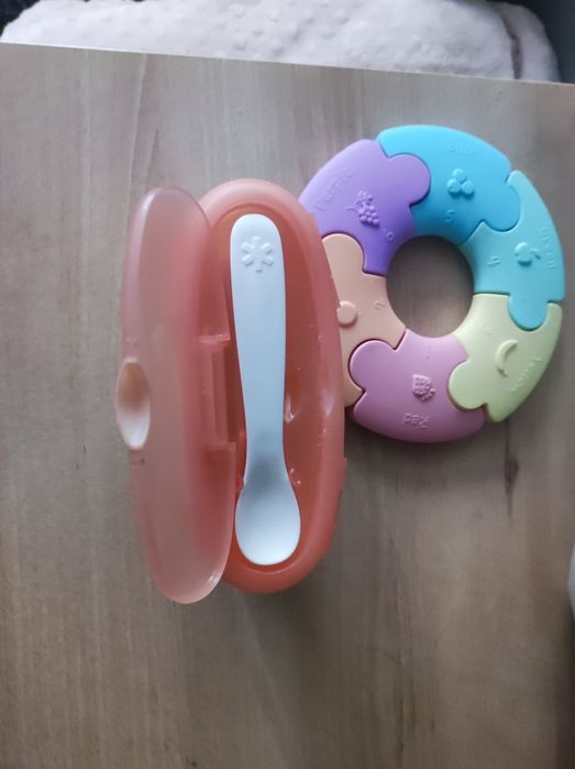 Puzzle sensoryczne Jellystone + pojemnik na przekąski Skip Hop