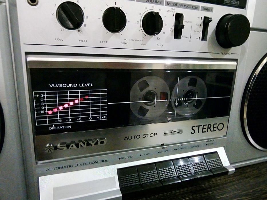 SANYO M9811LU Stereo Radio Cassette Recorder 1984