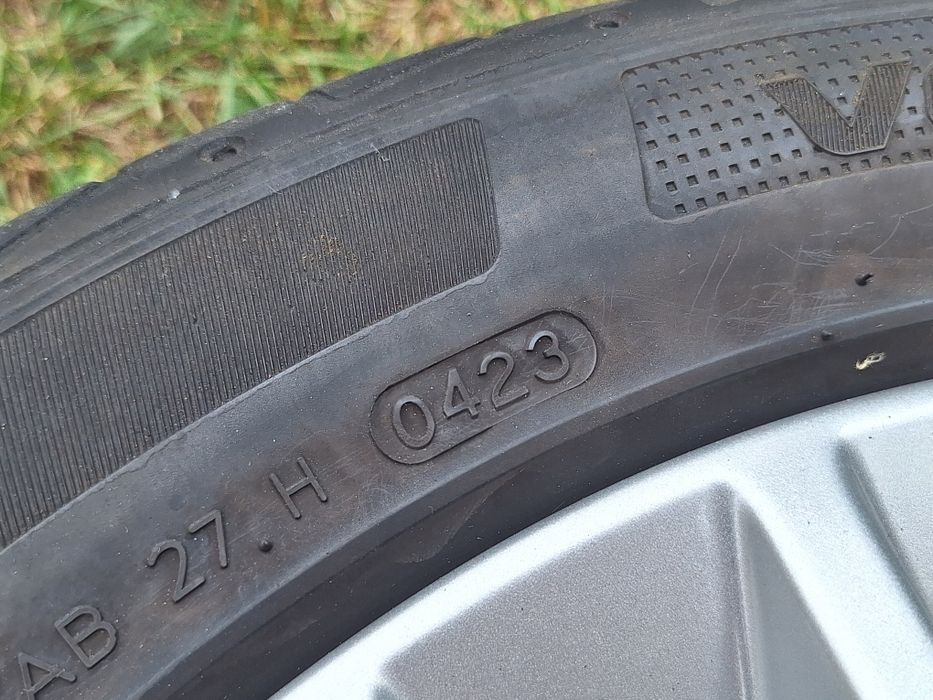 Літня гума 225 50 R17 протектор 80%90%