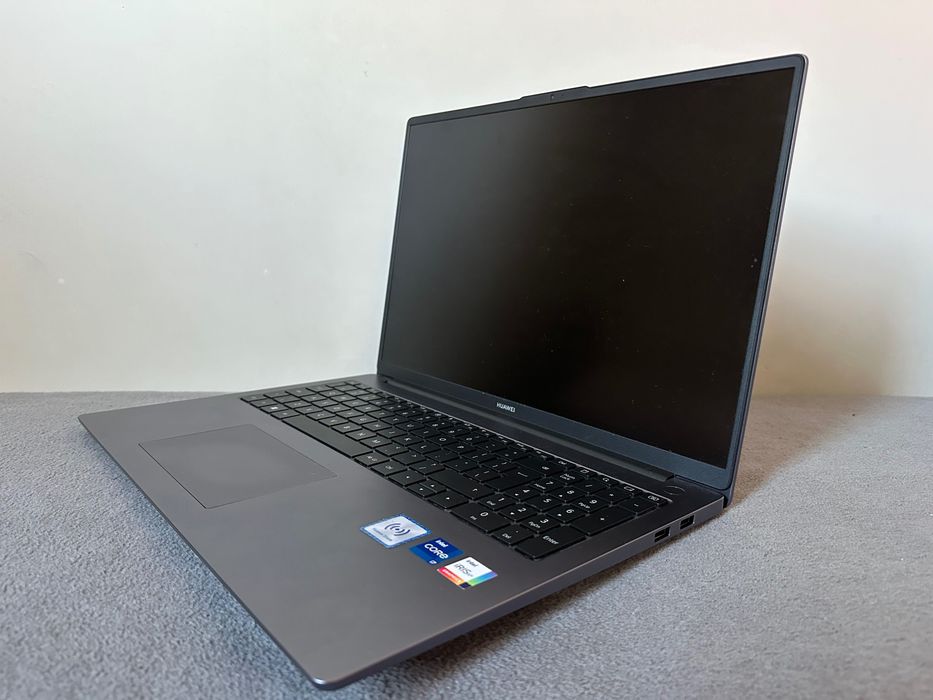 Huawei MateBook D16 (i7 / 16GB / 512GB) – Stan Bardzo Dobry + Ładowarka
