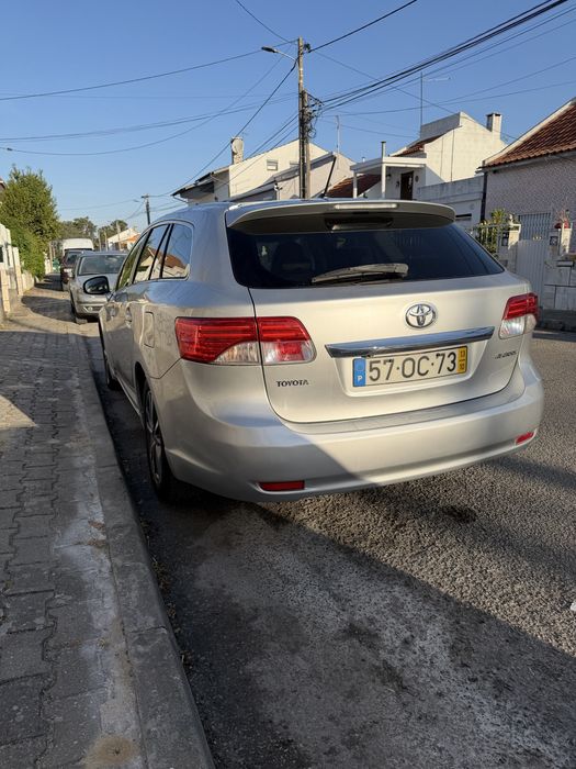 Carro Toyota Avensis