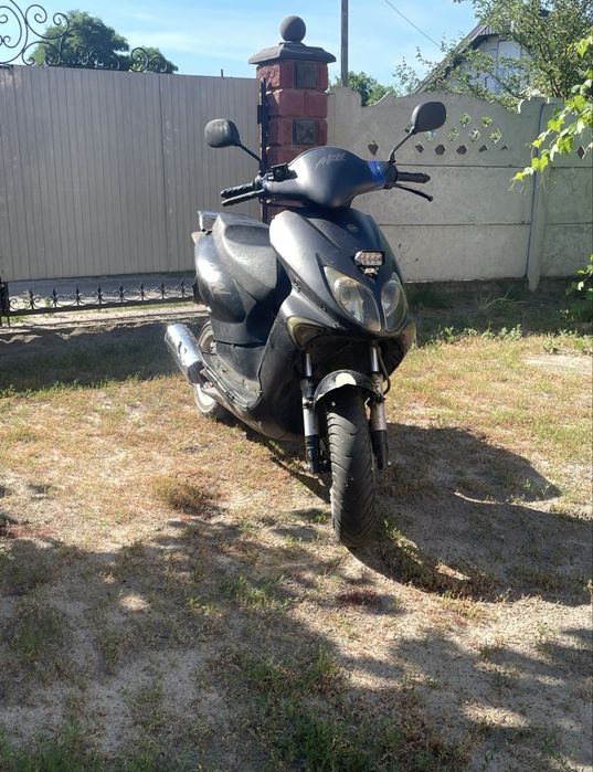 Продам скутер  150кубів на ходу