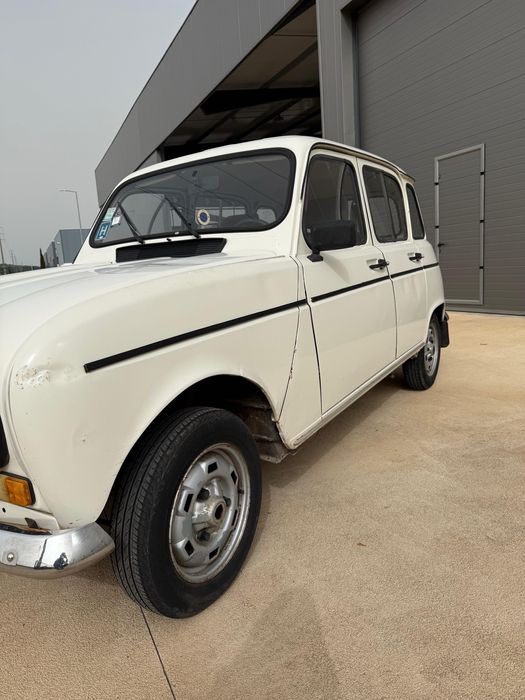 Renault 4 Clássico – Fiável e Pronto a Andar