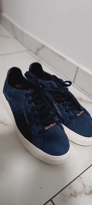 Продам кроссовки Max Mara