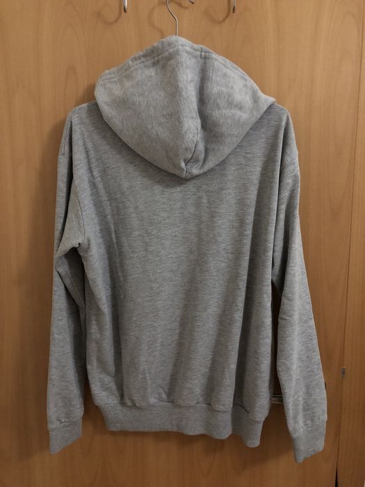 Sweat cinzenta com capuz