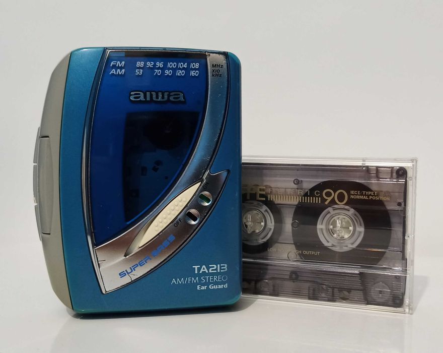 Кассетный плеер AIWA HS-TA213+наушники