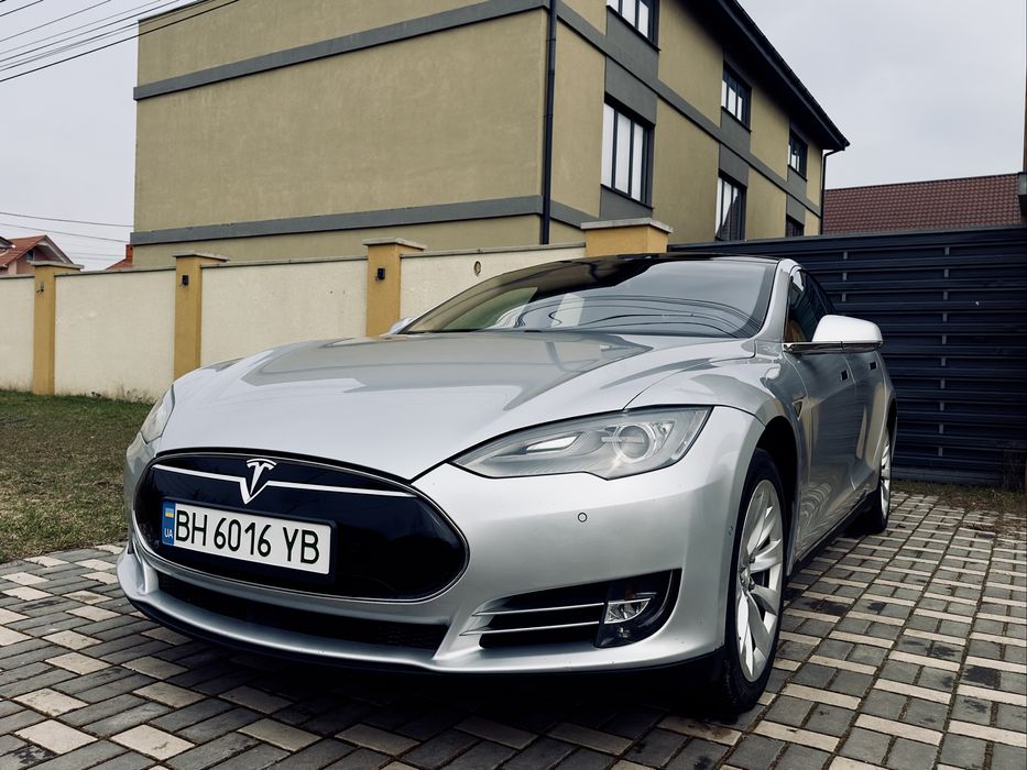 Tesla 2015 model S, 85квт, повнопривідна, свіжопригнана