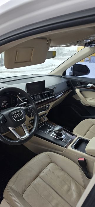 Продам Audi Q5 2.0