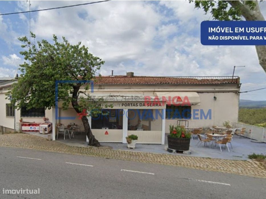 Moradia T3 + Restaurante em Salgueiro do Campo, Castelo Branco.