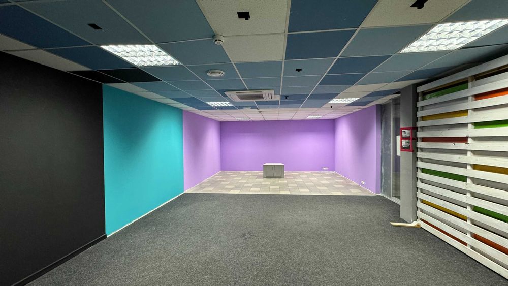 ПРОДАЖ окремого приміщення 1475м2 та ВЛАСНОЇ фасадної ділянки 42 СОТОК